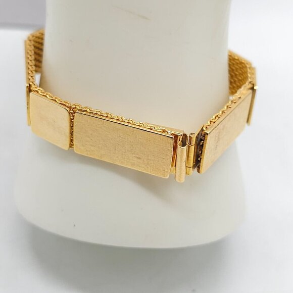 Vintage Gold Tone Textured Rectangular Link Bracelet With Fold Over Clasp - Picture 3 of 4